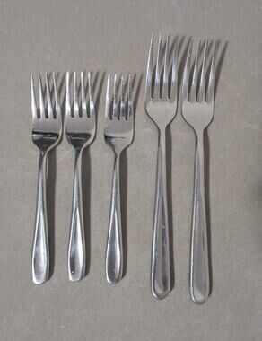 5pc Gibson Stainless China 11 Flatware 2 Dinner & 3 Salad Forks Smooth Teardrop